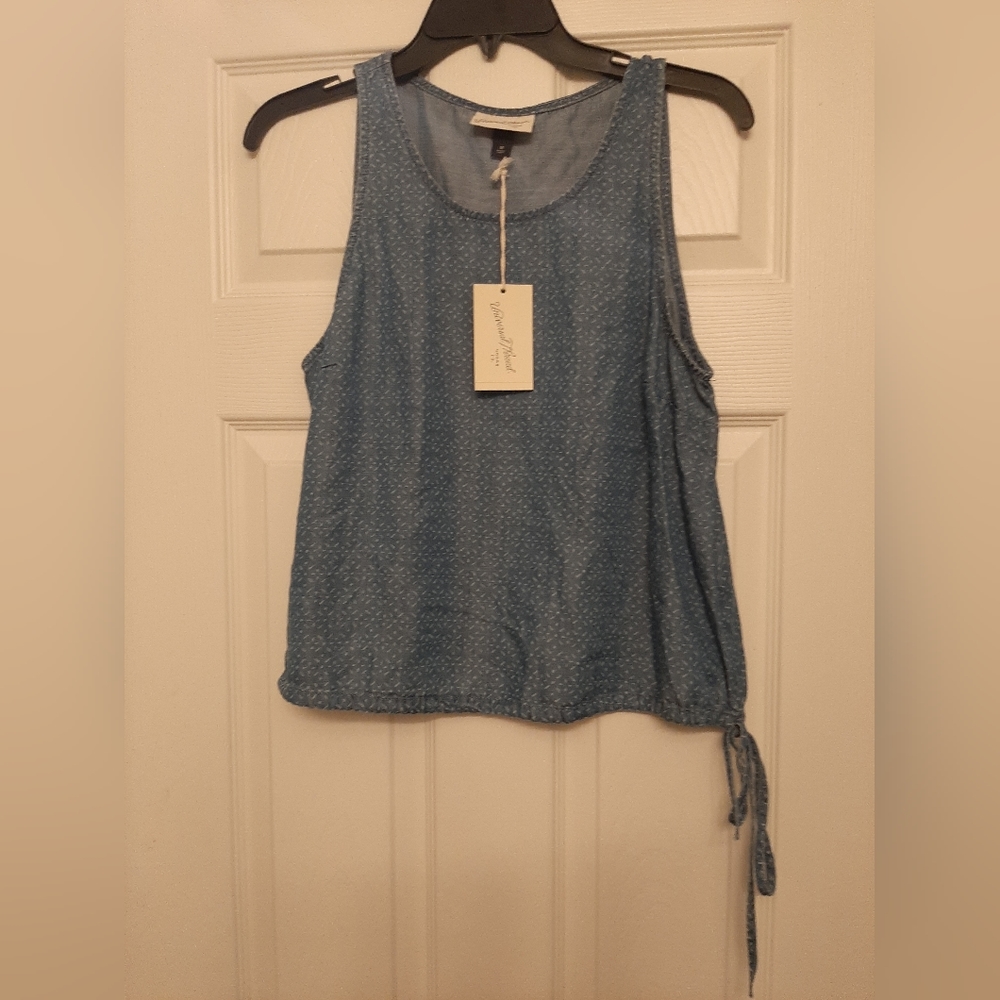 UNIVERSAL THREAD SLEEVELESS DENIM TOP SIZE MEDIUM NWT